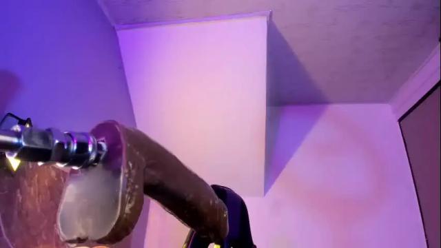 Image 3 of scarlet_gold Stream on Chaturbate on 2 days ago