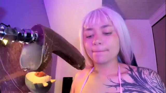 Image 4 of scarlet_gold Stream on Chaturbate on 2 days ago