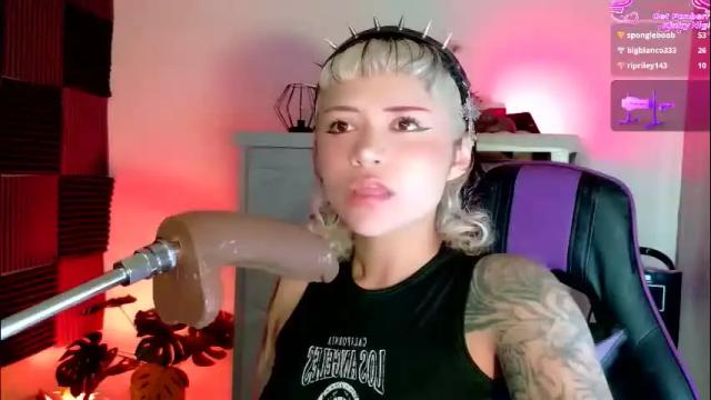 Image 7 of scarlet_gold Stream on Chaturbate on 2 months ago