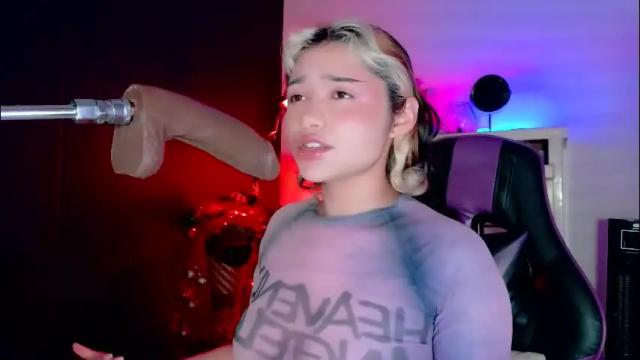 Image 2 of scarlet_gold Stream on Chaturbate on 8 days ago