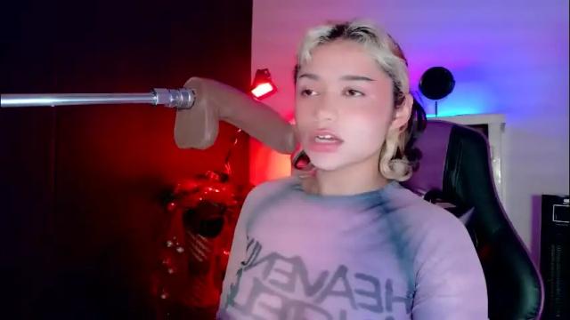 Image 3 of scarlet_gold Stream on Chaturbate on 8 days ago