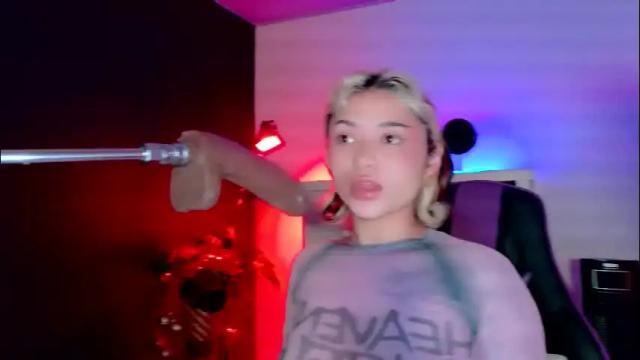 Image 4 of scarlet_gold Stream on Chaturbate on 8 days ago