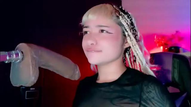 Image 4 of scarlet_gold Stream on Chaturbate on 2 days ago