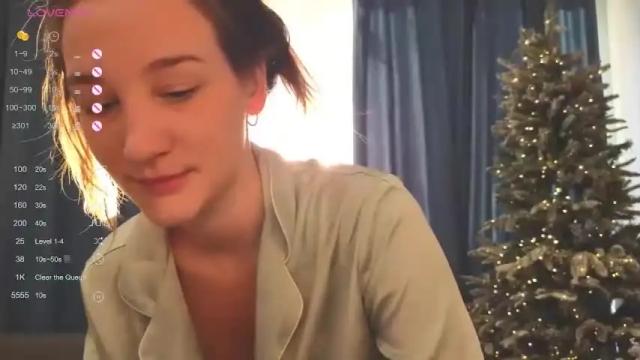 Image 4 of scarlet_green_eyes Stream on Chaturbate on 16 months ago