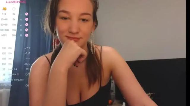 Image 11 of scarlet_green_eyes Stream on Chaturbate on 18 months ago