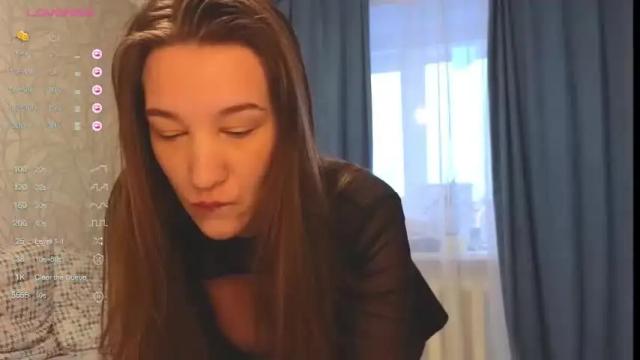 Image 6 of scarlet_green_eyes Stream on Chaturbate on 14 months ago