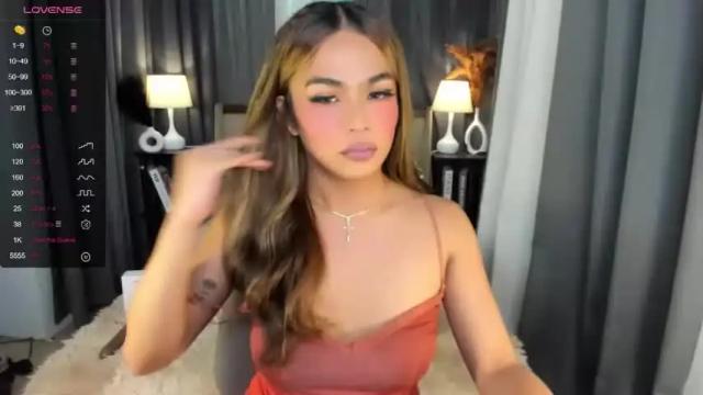 Image 2 of scarlet_greyy Stream on Chaturbate on 16 months ago