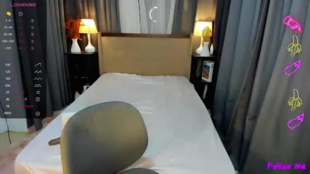 Image 10 of scarlet_greyy Stream on Chaturbate on 14 months ago