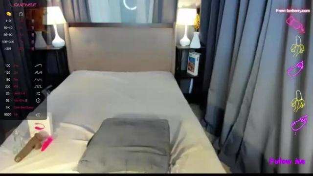Image 3 of scarlet_greyy Stream on Chaturbate on 14 months ago