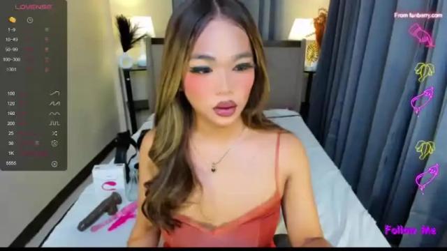 Image 4 of scarlet_greyy Stream on Chaturbate on 13 months ago