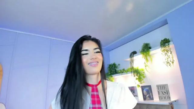 Image 3 of scarlet_ibiza Stream on Chaturbate on 13 months ago