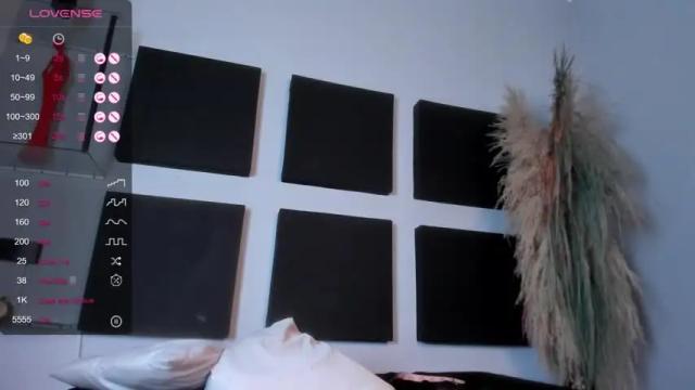 Image 11 of scarlet_jhons__ Stream on Chaturbate on 13 months ago