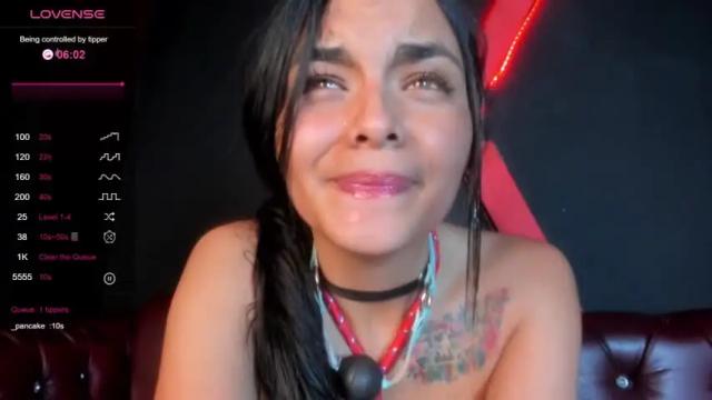 Image 2 of scarlet_jhons__ Stream on Chaturbate on 13 months ago