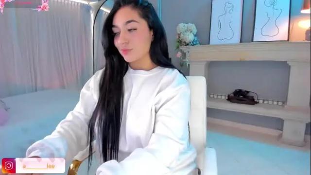 Image 12 of scarlet_miller_1 Stream on Chaturbate on 16 days ago