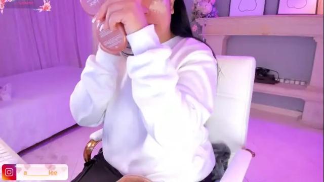 Image 3 of scarlet_miller_1 Stream on Chaturbate on 16 days ago