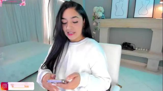 Image 6 of scarlet_miller_1 Stream on Chaturbate on 16 days ago