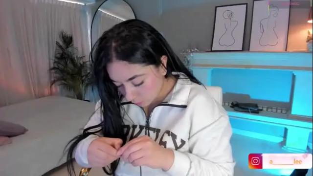 Image 4 of scarlet_miller_1 Stream on Chaturbate on 10 days ago