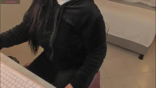 Image 2 of scarlet_miller_1 Stream on Chaturbate on 6 days ago