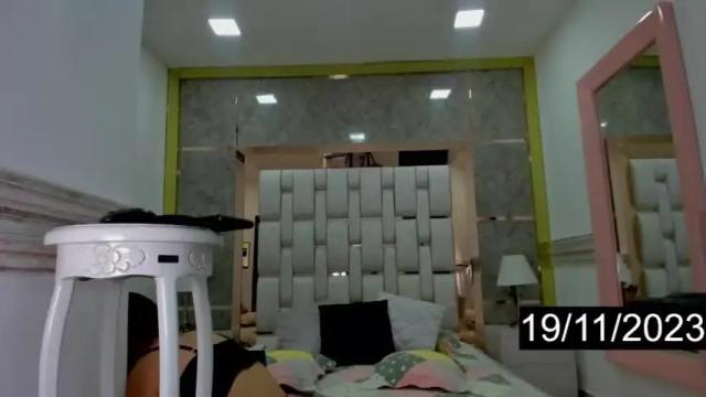 Image 4 of scarlet_moon007 Stream on Chaturbate on 18 months ago