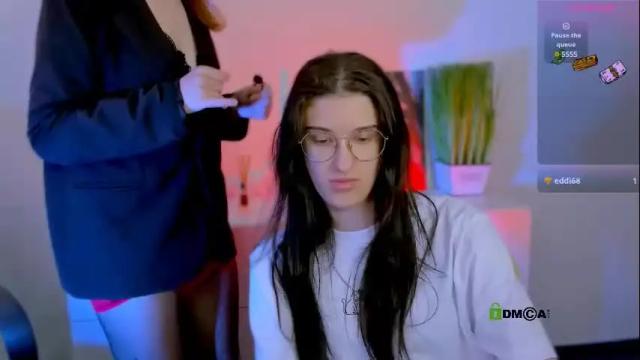 Image 4 of scarlet_mooore Stream on Chaturbate on 2 months ago