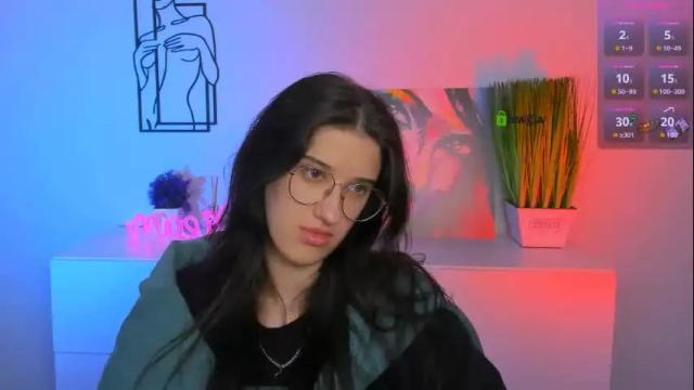Image 2 of scarlet_mooore Stream on Chaturbate on 1 month ago