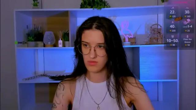 Image 2 of scarlet_mooore Stream on Chaturbate on 1 month ago