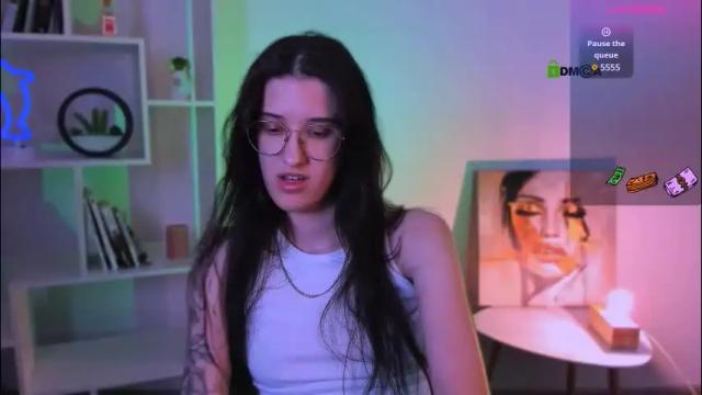 Image 6 of scarlet_mooore Stream on Chaturbate on 26 days ago