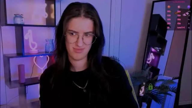 Image 4 of scarlet_mooore Stream on Chaturbate on 1 month ago