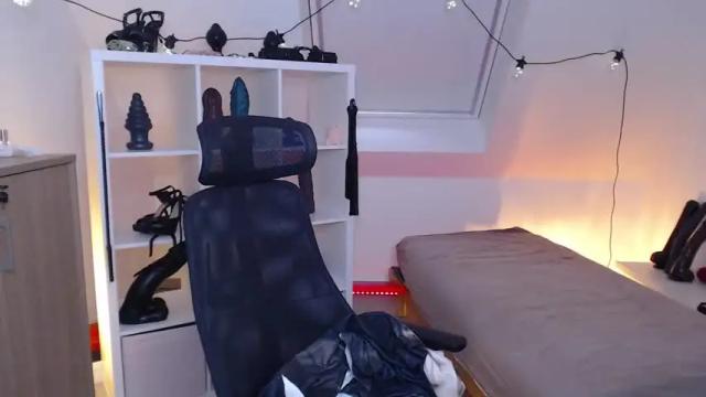 Image 12 of scarlet_sophie Stream on Chaturbate on 12 months ago