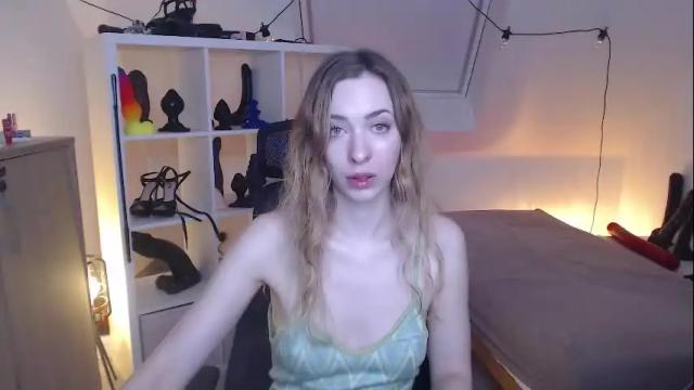 Image 3 of scarlet_sophie Stream on Chaturbate on 1 month ago