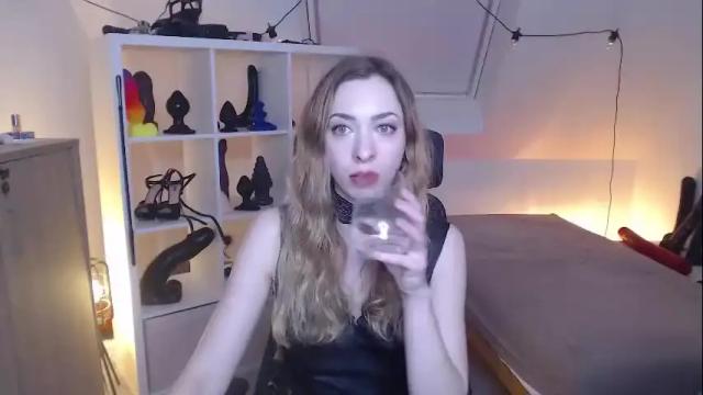 Image 8 of scarlet_sophie Stream on Chaturbate on 1 month ago