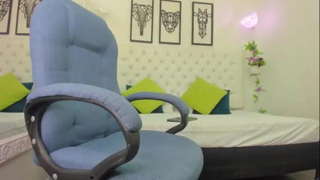 Image 3 of scarlet_stan22 Stream on Chaturbate on 1 month ago