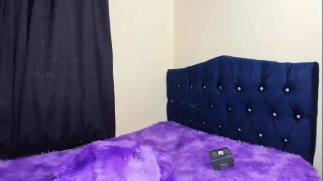 Image 3 of scarlet_tommy Stream on Chaturbate on 3 months ago