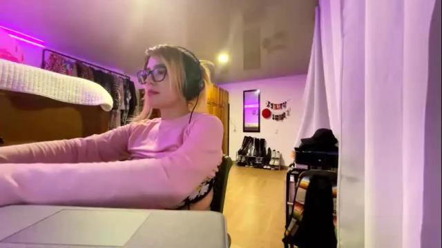 Image 7 of scarlet_whisper Stream on Chaturbate on 7 days ago