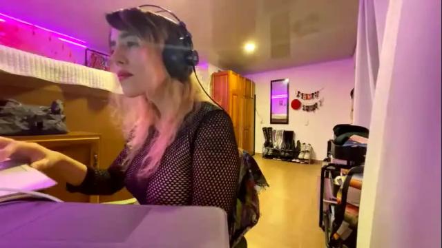 Image 7 of scarlet_whisper Stream on Chaturbate on 5 days ago