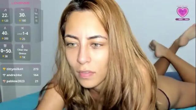 Image 2 of scarletbrow Stream on Chaturbate on 3 months ago