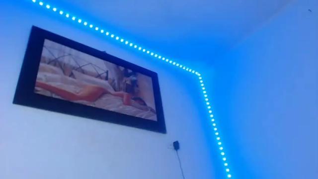 Image 3 of scarleth_bigcock_ Stream on Chaturbate on 19 months ago