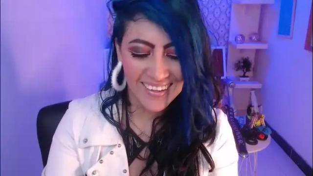 Image 2 of scarleth_bluee Stream on Chaturbate on 1 month ago