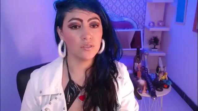 Image 8 of scarleth_bluee Stream on Chaturbate on 1 month ago