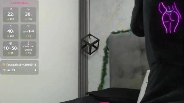 Image 4 of scarleth_dankworth Stream on Chaturbate on 23 days ago