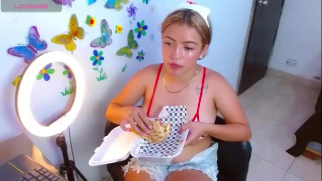 Image 6 of scarleth_snow_ Stream on Chaturbate on 1 month ago