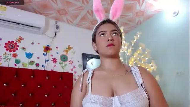 Image 12 of scarleth_snow_ Stream on Chaturbate on 3 days ago