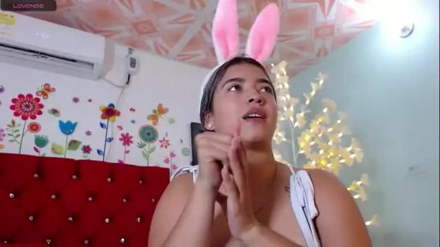 Image 6 of scarleth_snow_ Stream on Chaturbate on 3 days ago