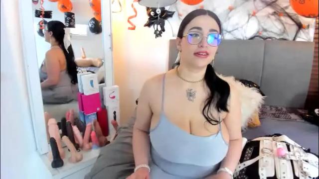 Image 3 of scarleth_swann Stream on Chaturbate on 12 days ago