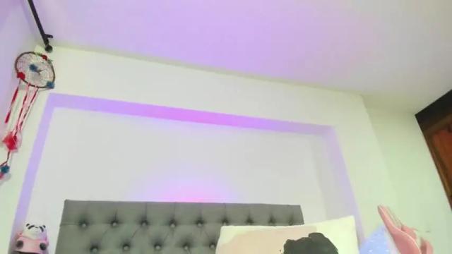 Image 8 of scarlethxs Stream on Chaturbate on 13 months ago