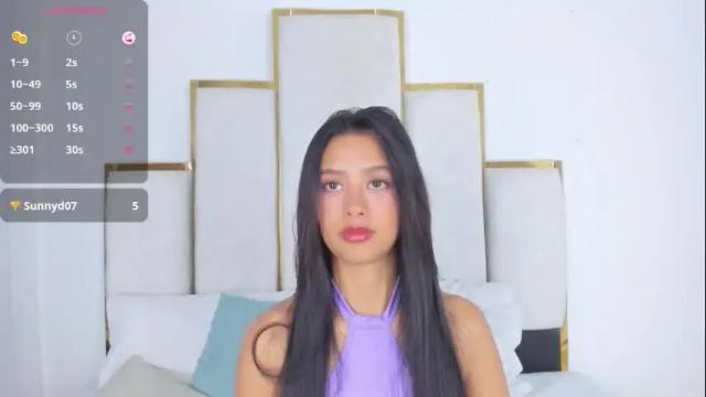 Image 8 of scarletkross Stream on Chaturbate on 1 month ago