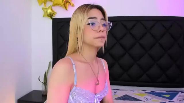Image 2 of scarletleesexy Stream on Chaturbate on 18 months ago