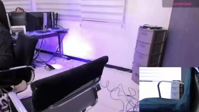 Image 8 of scarletmilleer Stream on Chaturbate on 14 months ago