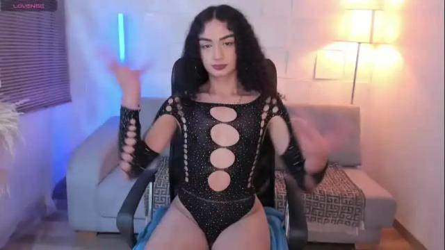Image 3 of scarletsahara Stream on Chaturbate on 1 month ago