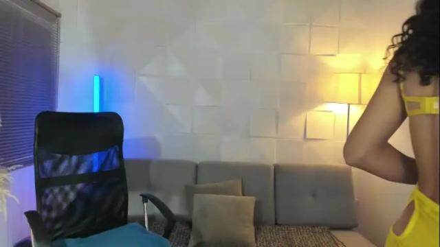 Image 4 of scarletsahara Stream on Chaturbate on 1 month ago